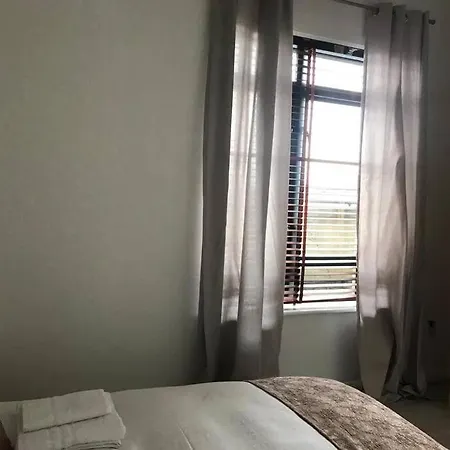 Apt With Stunning Panorama