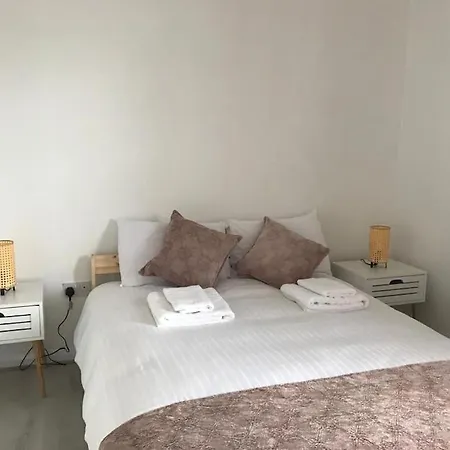 Apt With Stunning Panorama *